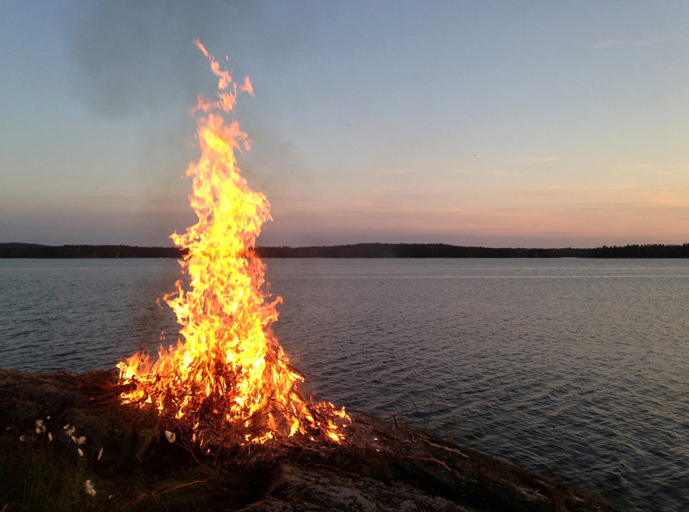 Klubi avoinna juhannuksena